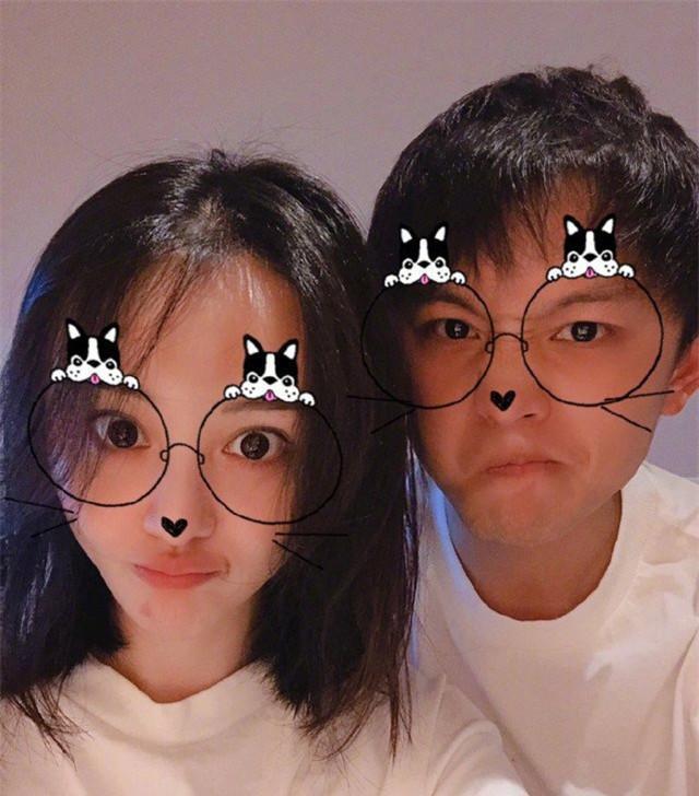 郑爽回应后,郑爽爸爸首发声维护女儿,朋友秦朝再曝张恒当爸内幕