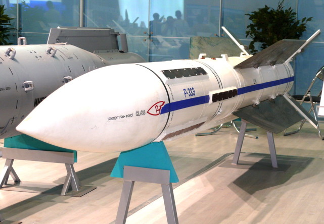 r37m导弹射程高达三百公里技术优势明显成为俄中坚力量