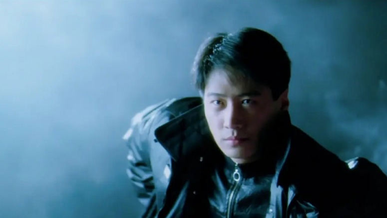 随着龙二死在龙一的手中,《龙腾四海》的故事也落下了之后的帷幕.