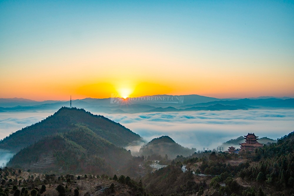 在怀化洪江看云涛雾海 磅礴奇美不亚于黄山_腾讯新闻