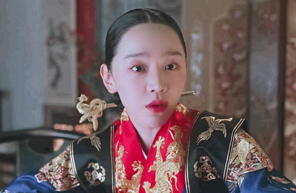 《哲仁皇后》成2021年黑马神剧,收视破13%,剧情撞