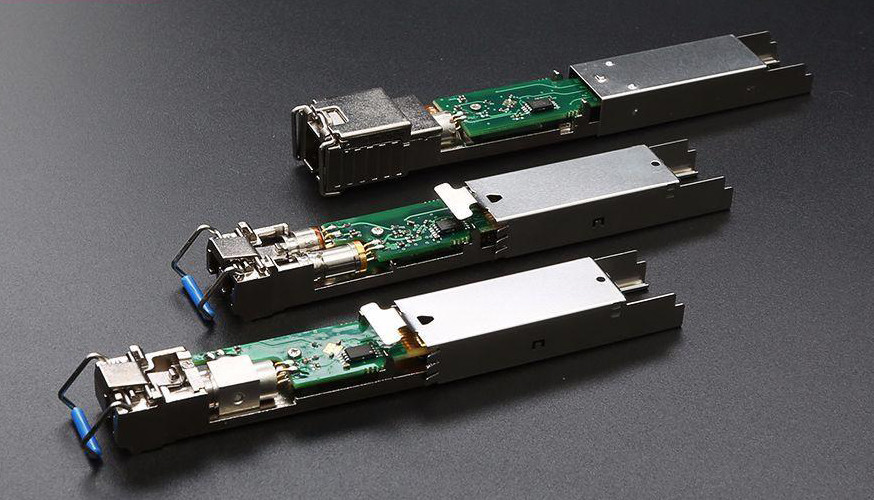 烙铁送丝自动焊锡机器人在100g光模块焊接中的应用