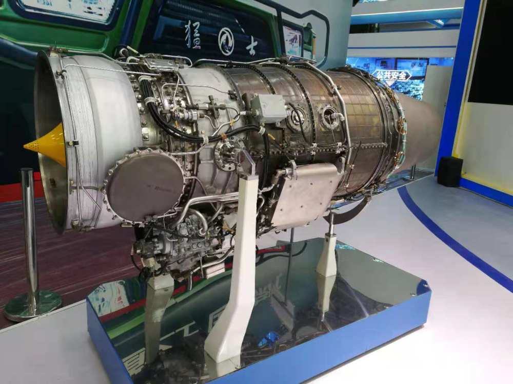 图为在中国会展上展示的ai-322所以,ai-322发动机买一些也无妨,毕竟