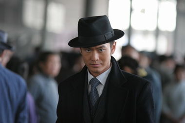 黄晓明就在"油腻之路"上一去不复返了,玛丽苏大剧《锦绣缘》让黄晓明