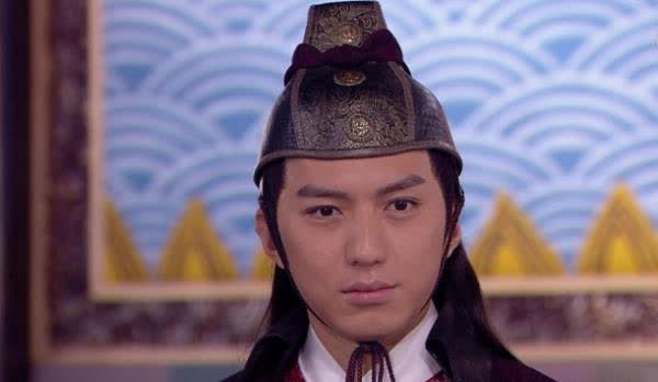 在三侠五义中欧阳春展昭白玉堂三人谁的武功最强