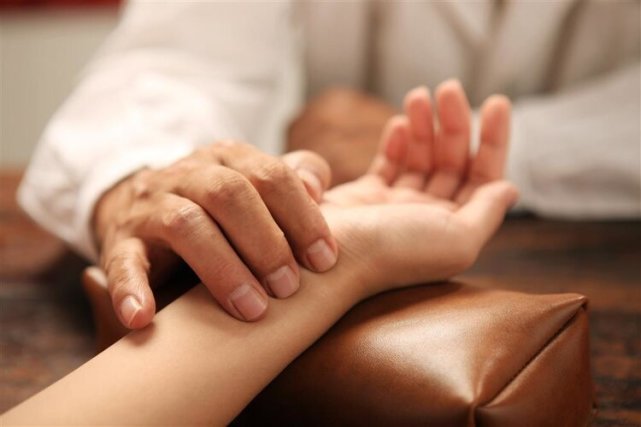 中医把脉就能知道什么病?是胡诌,还是科学,一文帮你说清楚