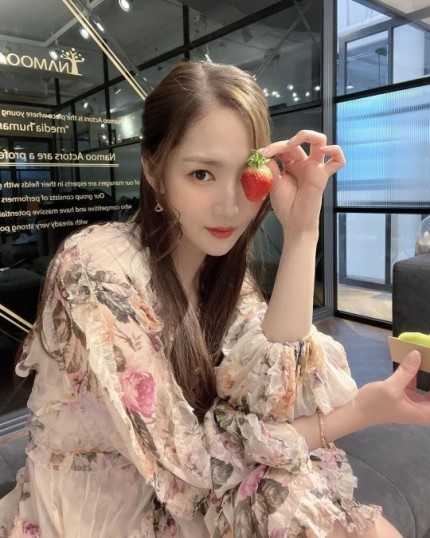 1月20日,演员朴敏英通过自己的instagram晒出了自己的近照,照片中的朴