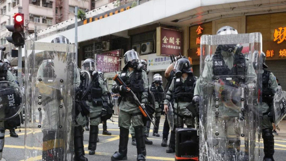 香港铜锣湾袭警图片