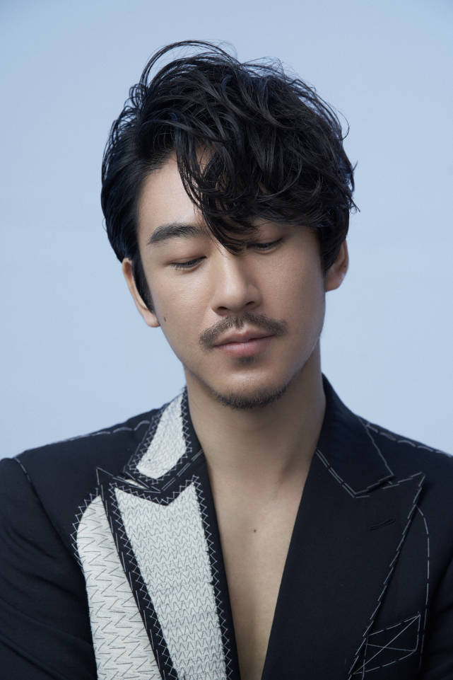 山海情热播江奇霖造型大变家访学生感动催泪