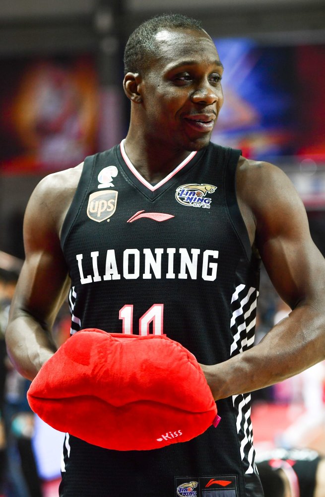 (体育)篮球——哈德森加冕cba得分王_腾讯新闻