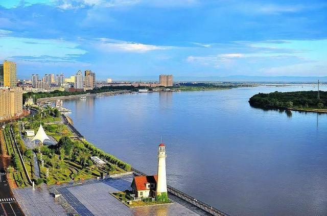 佳木斯是黑龙江东北部中心城市拥有三座机场这种情况全国罕见