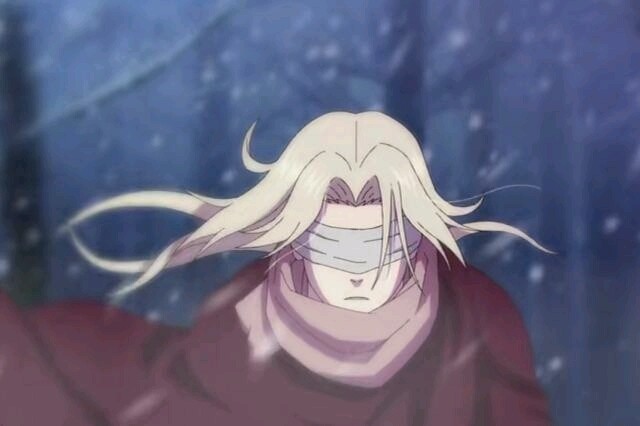 爪云在灵山住了下来,但因只要靠近他一枪之内,变会被斩杀,所以灵山内