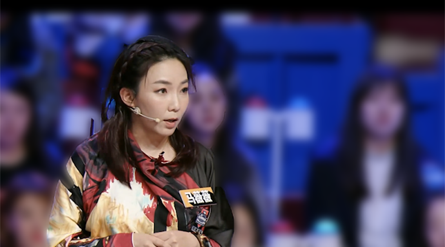 在《奇葩说》一战成名后,马薇薇被贴上"金句女王"的标签.