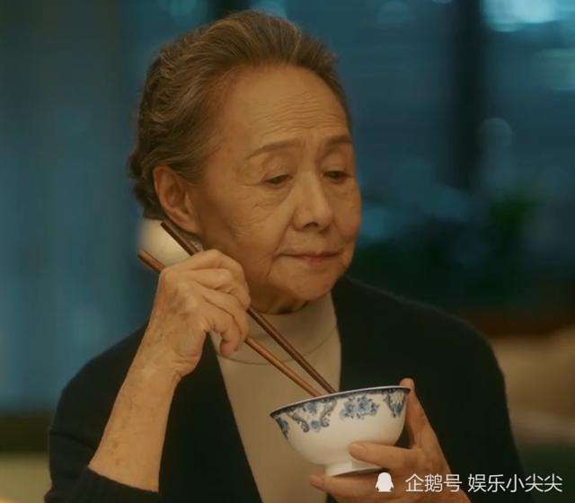 《流金岁月》蒋南孙蒋奶奶为什么更喜欢朱锁锁,看她做了什么就知道了