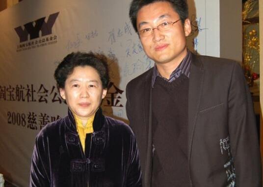 此女名叫紫薇是爱新觉罗后裔现如今隐姓埋名低调生活