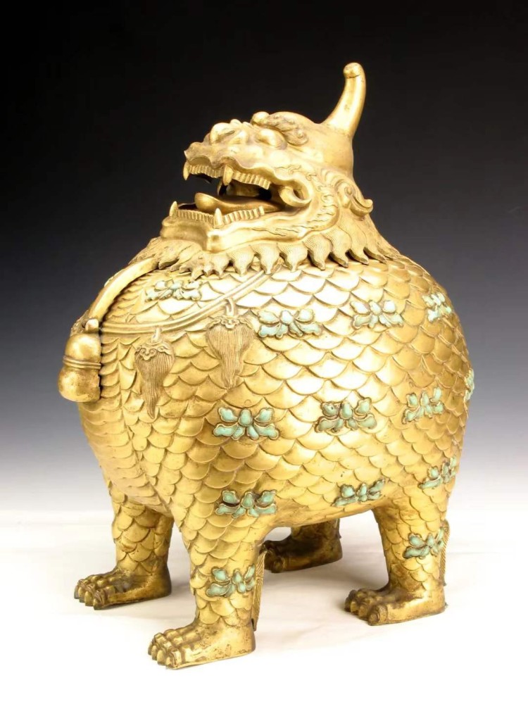 铜镀金甪端(lù duān)画珐琅三羊开泰六角盆景"在川知乐"款五彩鱼莲