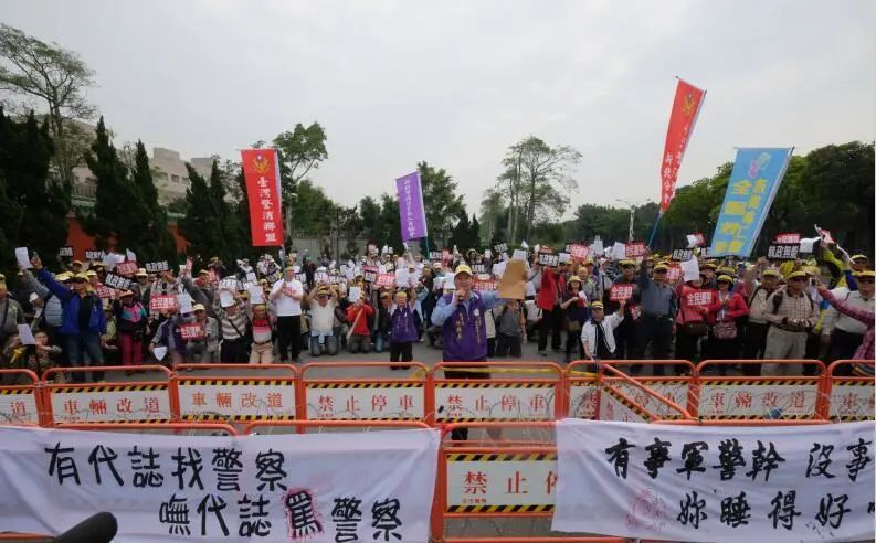 踢馆 明明都是单座战机 凭啥f16可以对地支援 歼11却不行 腾讯新闻