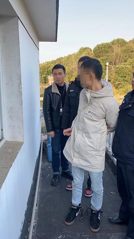 犯罪嫌疑人杨某指认现场