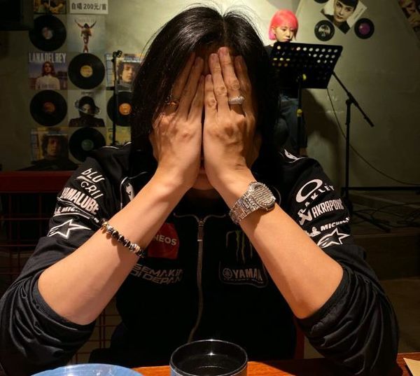 穷玩车富玩表玩表的大能哥到底是什么背景