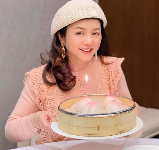 48岁叶蕴仪近照曝光当红时嫁入豪门离婚后曾暴肥18公斤