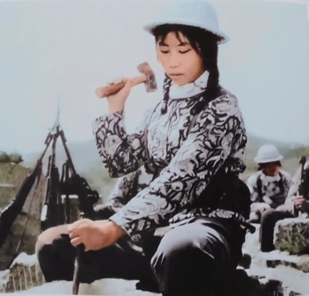 女铁人——胡风叶