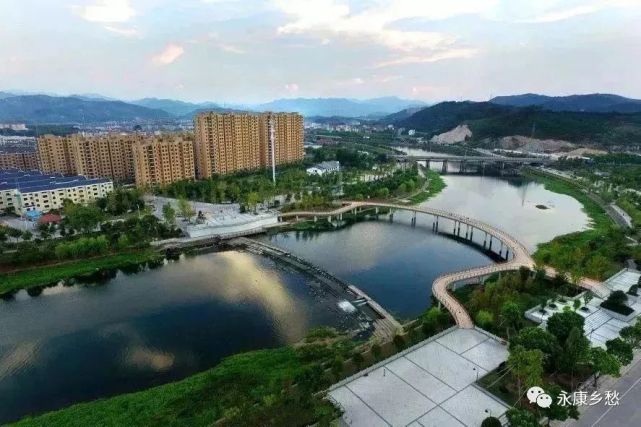 斌 短散文三则文 项瑞英 | 整编 维维天下县县有城隍,永康县小城隍多