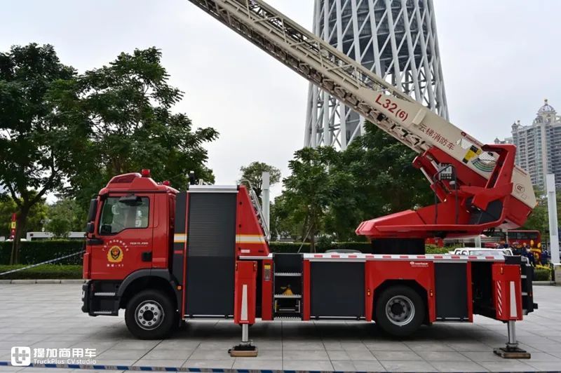 曼恩底盘前后桥都是气囊悬架 卢森堡亚云梯消防车实拍 装备真高级 腾讯新闻