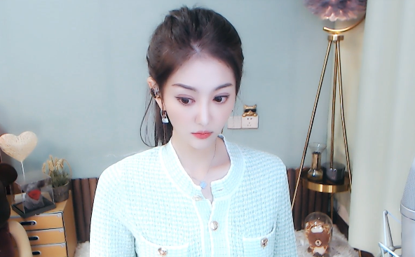 yy电母微凉整容归来粉丝直呼更女神了透露明年还要去做一次