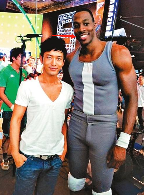 职业球员体型有多庞大姚明博班与普通人合影仿佛不在一个星球