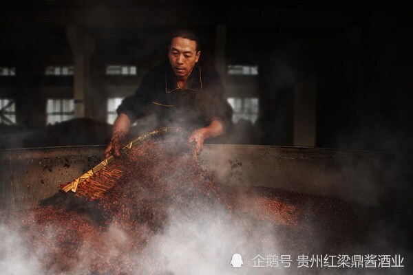 酱香酒生产中,两次投料的区别是什么?