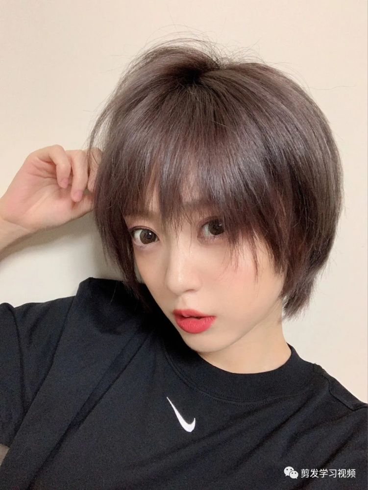 2021巨火网红超a超短发定型烫