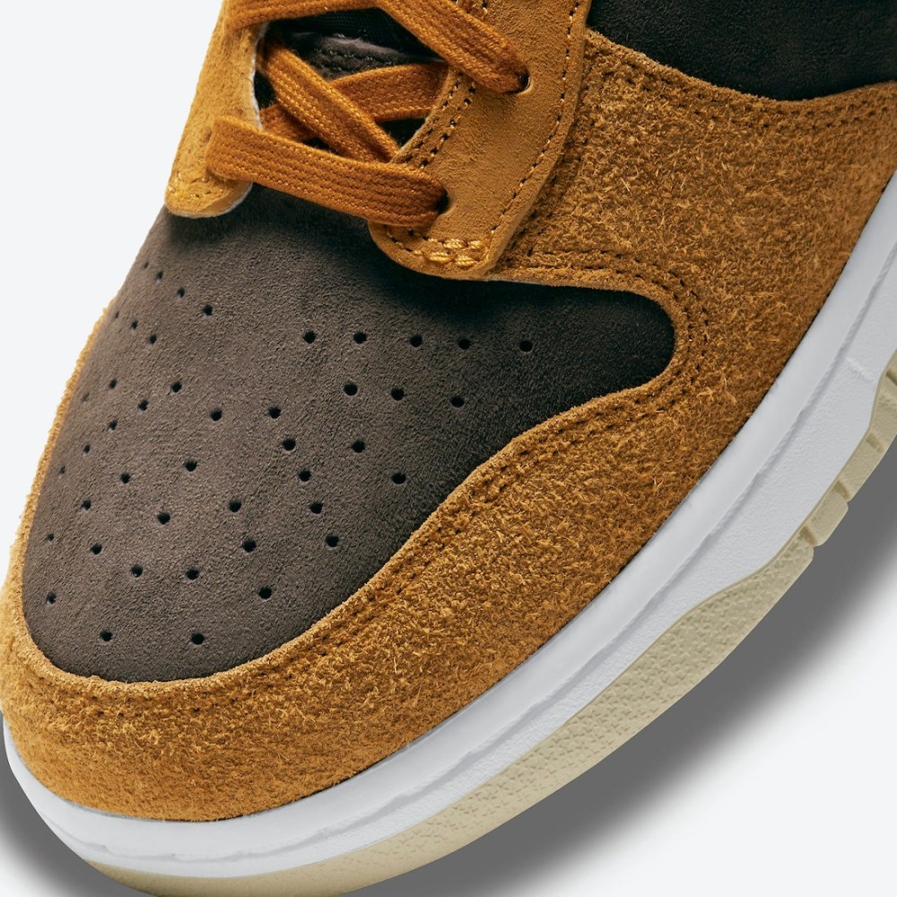 看着都保暖冬季必备的小麦色高帮dunk本月底市售