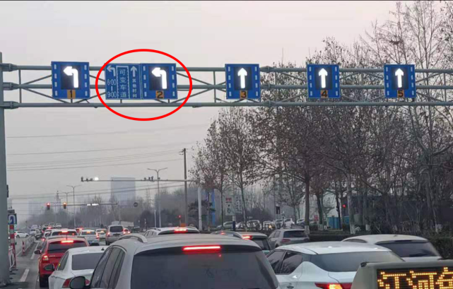 千万别走错聊城首条潮汐车道启动