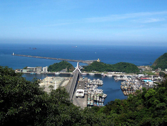 清代,杨廷理开发台湾宜兰作出突出贡献,他的木刻雕像至今被人们奉祀