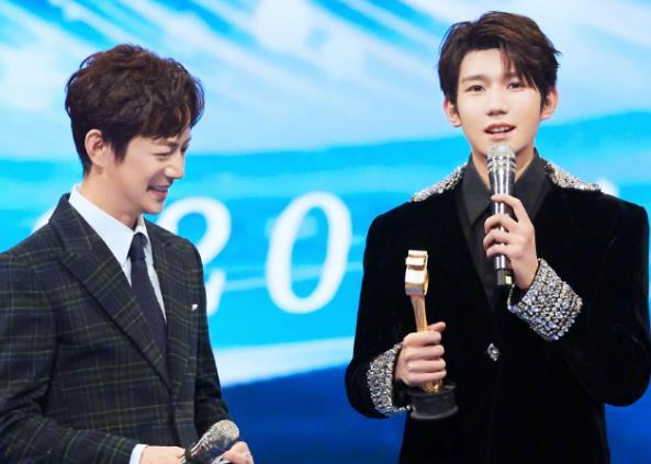 王源快本路透新歌名字独特玩游戏被何炅禁言全程表情又拽又奶