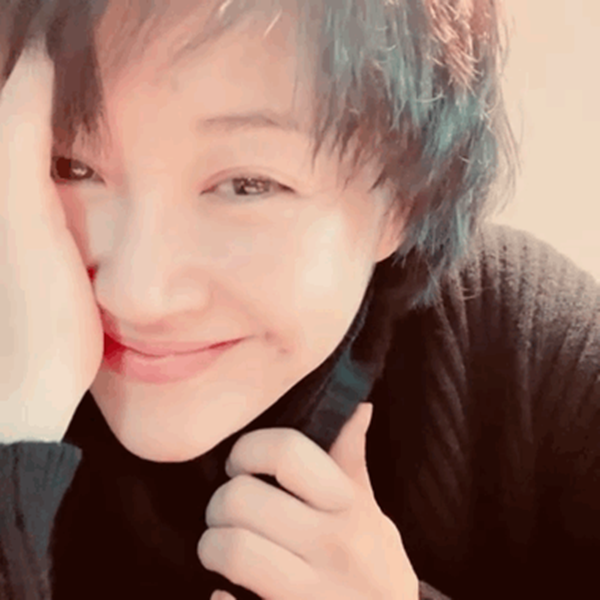 许晴生日晒短发美照52岁状态出色被夸仍是公主曾因郑爽被骂惨