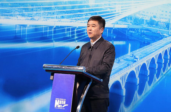 老颜武致辞(李然 摄)老颜武指出,京沈高铁全线贯通,标志着朝阳市全域