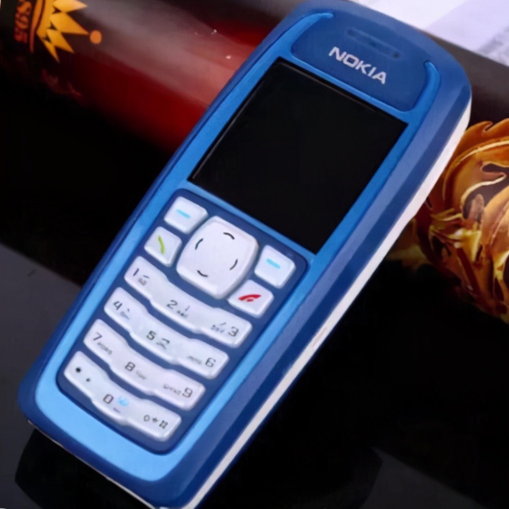 今天伴随着介绍的,是一部普及诺基亚s40平台的神机——nokia3100.