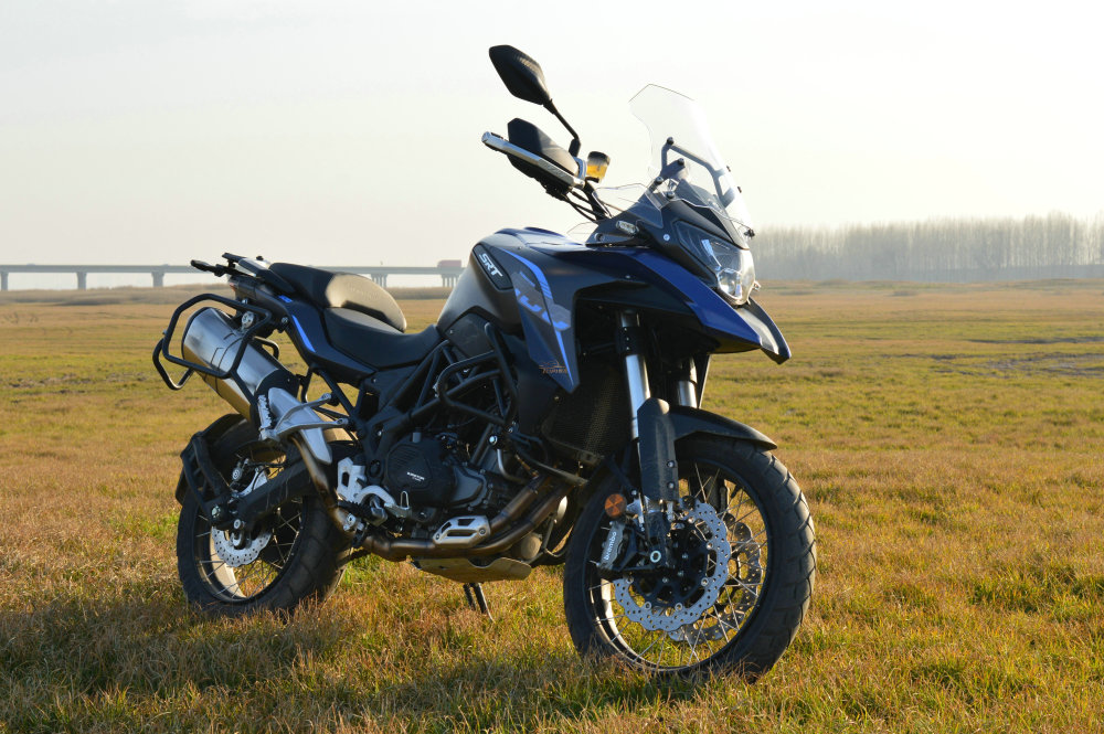 配置丰富 更懂国人 qjmotor骁500越野版试驾_腾讯新闻