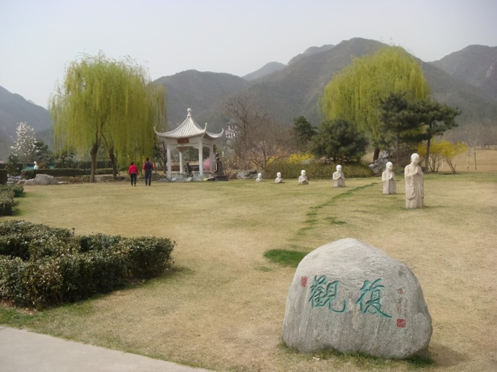 北京昌平天寿陵园名人大家的安息地侯宝林8