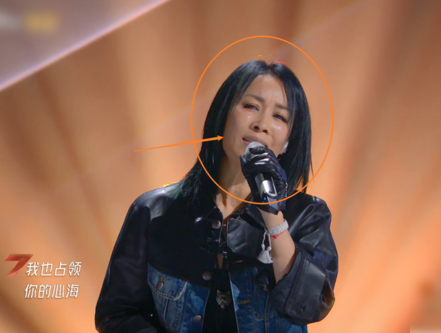 那英浪姐2初舞台细看她的舞蹈动作确定不是在指挥交通吗