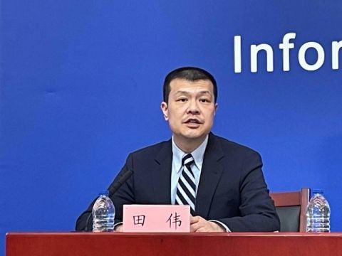 北京市委宣传部对外新闻处处长田伟发布,自1月27日零时起,自香港直航