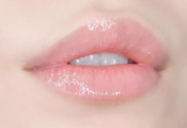 心脏不好的人,嘴唇会出现3种颜色,一个不占,说明心脏还很强_腾讯新闻