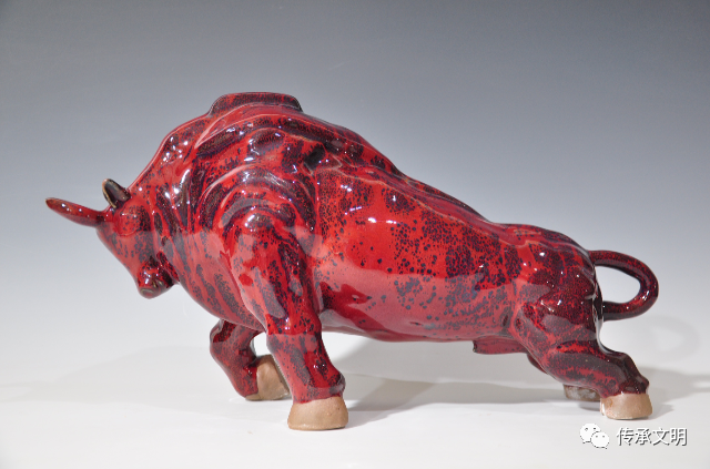 作品《牛气冲天》来源:《科学之友》202102期传承泥塑,民间俗称"彩塑"