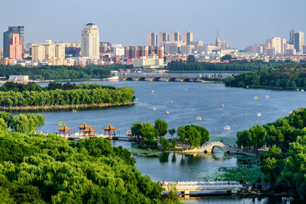 南湖公園,廟香山風景區,蓮花島影視休閒文化園京哈高鐵之哈爾濱西站