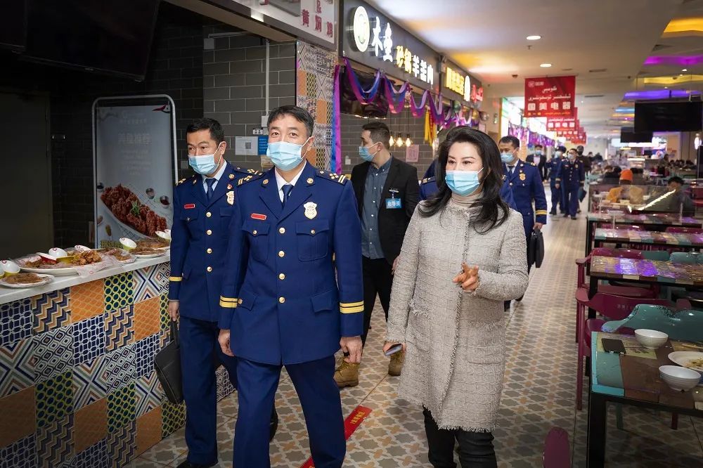 姚清海总队长带队督导检查乌鲁木齐市大型商业综合体消防安全