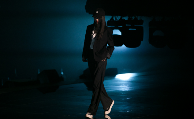 李菲儿的浪姐2初舞台真飒帅气造型不输前男友真挺抢镜的