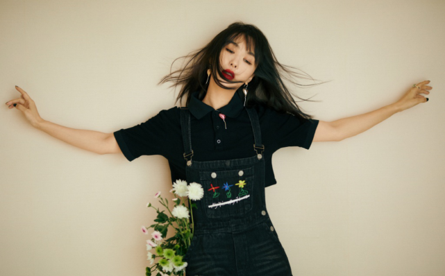 李菲儿的浪姐2初舞台真飒帅气造型不输前男友真挺抢镜的