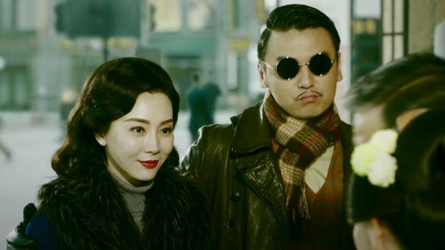 的风靡,从《潜伏》一路开始,随后的《借枪》,《风声》,《麻雀》和《伪