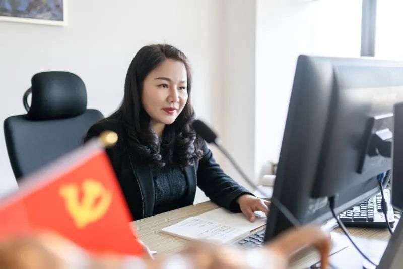 全国劳动模范黄洁:呕心沥血勤奉献 忘我工作创奇迹